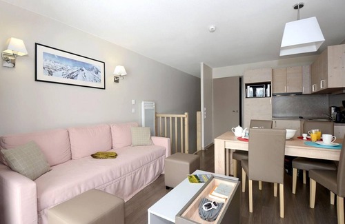 Flaine Apartment | Wifi, ski-in/ski-out & foot of the slopes, fitness, swimming pool, balcony, tv, ski locker, 55m²