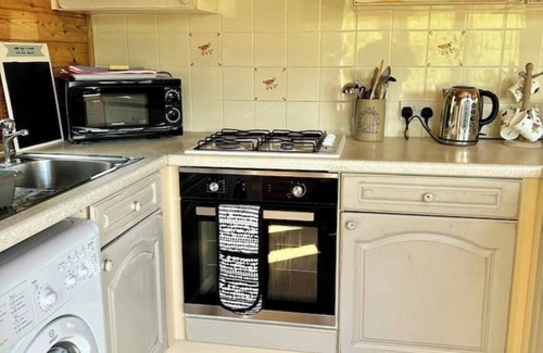 Allerthorpe Cabin | Wigeon Cabin - Private Cabin over a small body of Water.
