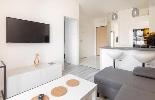 Mokotow Apartment | Wilanów Gardens with Balcony