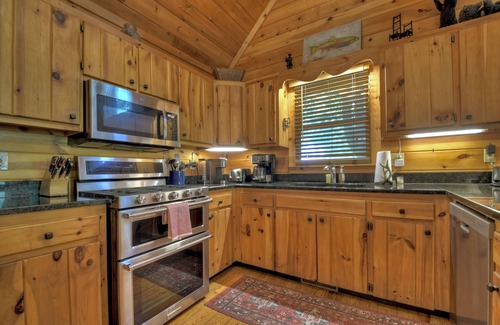 Epworth Cabin | Wild Water Lodge | Hot Tub | Fish From Cabin | Pool Table