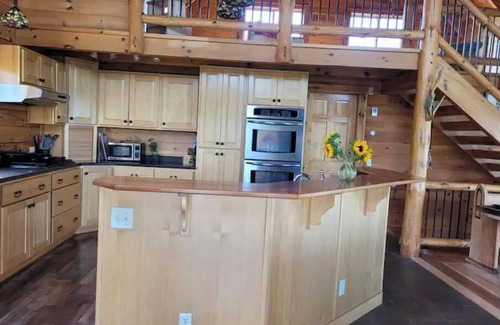 Alpine Cabin | Wild Wind Lodge with beautiful woodwork and views