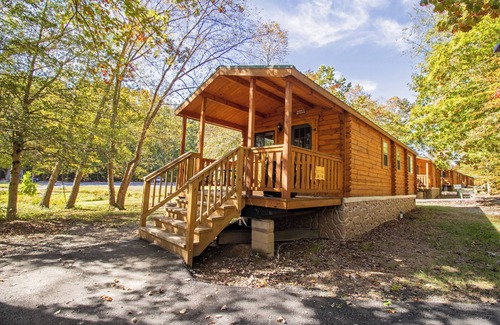 Spotsylvania Condo | Wilderness Resort Lake View Cabins offer lovely views of the Cool Springs Lake.