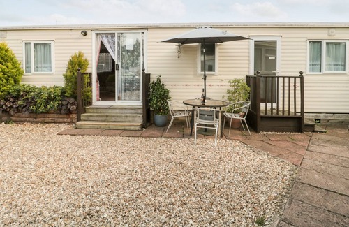 Chard Cottage | WILLERBY 1, family friendly, character holiday cottage in South Chard