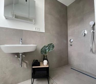 Holt Apartment | Willkommen in Ihrem silvollen Zuhause auf Zeit - ein Ort zum Wohlfühlen