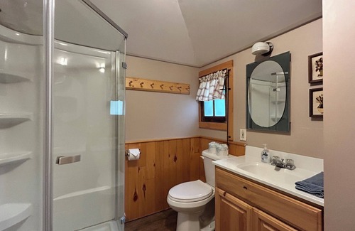 Hazelhurst Cabin | Willow Haven ~ Quaint 3 Bedroom in Hazelhurst, Wisconsin