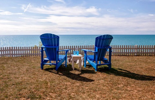 Bluewater Cottage | Willowcrest - Lake front with Private Lake Access
