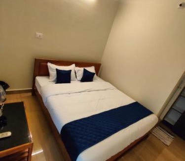 Kuilapalayam Hotel | Wind Breeze A Couple Friendly Property