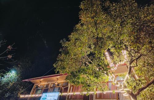 Bhimtal Hotel | Windcliff by lake & woods