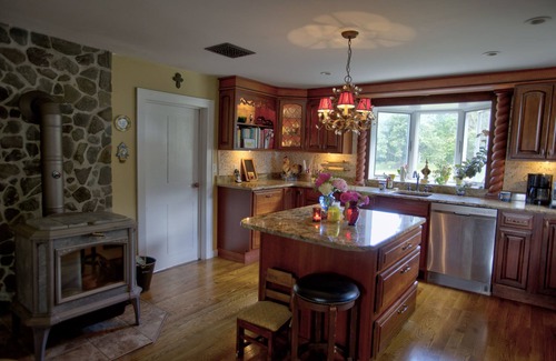 Maplecrest House | Windham/Hunter All-season French Country Farmhouse-Ultimate in Relaxed Elegance!