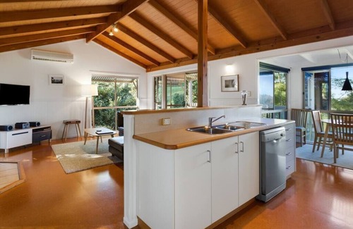 Ravensbourne Ski Chalet | Windsong at Ravensbourne Escape 3 Bedrooms