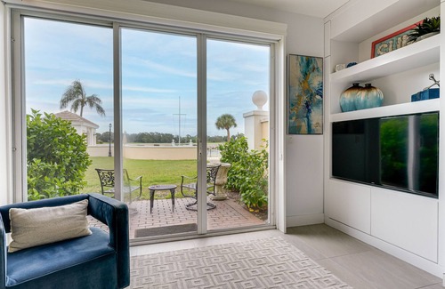 Osprey Apartment | Windsor Lodge Unit 5, condo, close to beaches, pool