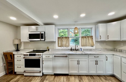 Alton Bay Cottage | Windswept Cottage: A Lake Winnipesaukee Waterfront