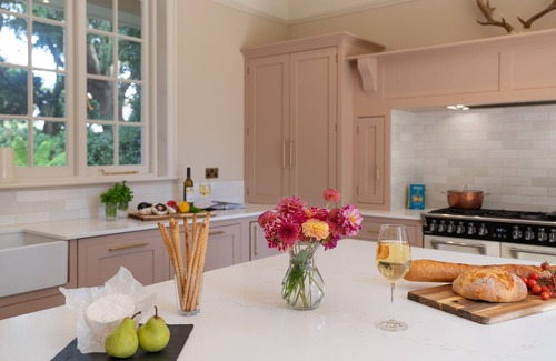 Bembridge House | Windy Ridge - sleeps 16 guests in 6 bedrooms