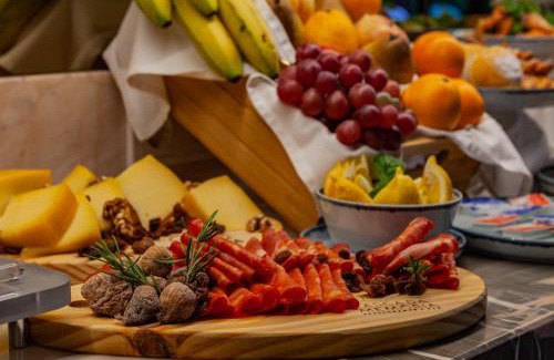 Linda-a-Velha Hotel | Wine & Books Lisboa Hotel