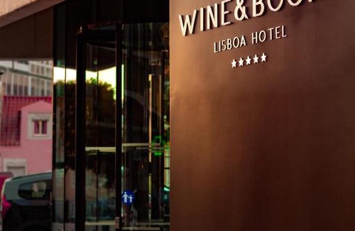 Linda-a-Velha Hotel | Wine & Books Lisboa Hotel