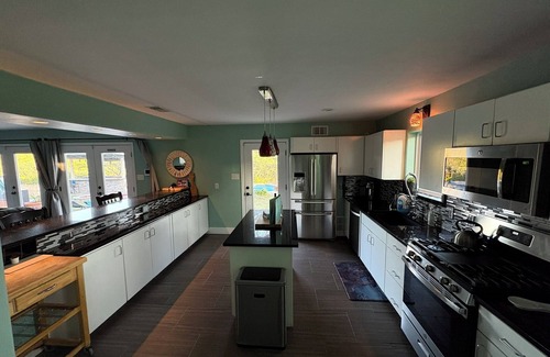Kerrville House | Wine Country Oasis Pool/Sleeps 14