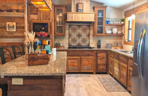 Broken Bow Apartment | Wine Time – Heated (Optional) Pool, Shuffleboard, Table Arcade, Play Set