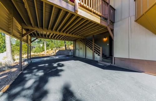Ruidoso Ski Chalet | Wine & Wilderness: MTN Luxe Chalet/Hot Tub/Views!