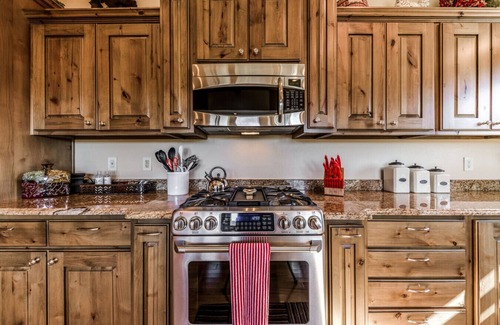 Ruidoso Ski Chalet | Wine & Wilderness: MTN Luxe Chalet/Hot Tub/Views