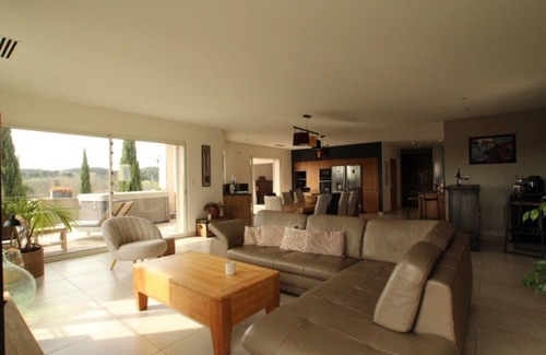 Cavillargues House | Winegrower's house with jacuzzi, sauna, spacious terrace and panoramic view