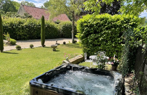 Curtil-Vergy House | Winegrower's house in the heart of the Burgundy vineyards