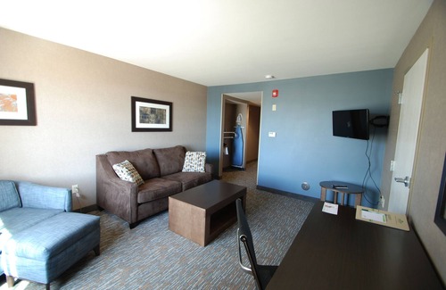 Bismarck Hotel | Wingate by Wyndham Bismarck