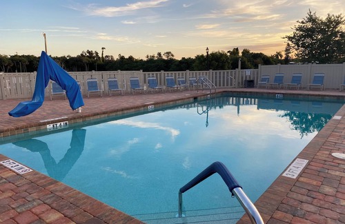Fort Myers Beach House | Winter Cottage Getaway