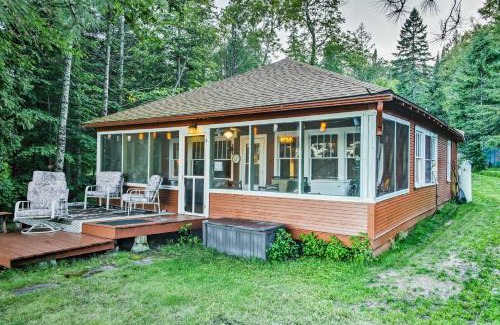 Solon Springs House | Winter Lake Escape with Access to Ice Fishing!