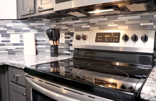 Sugar Land Apartment | Winter Modern Stay: Family & Corporate Friendly