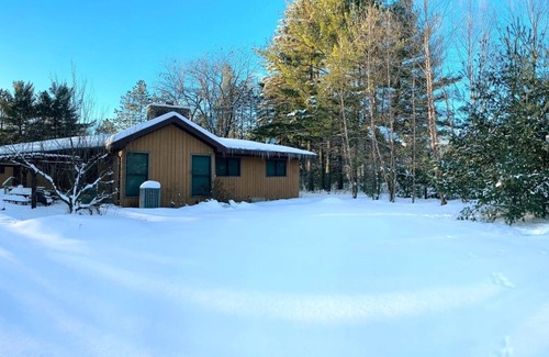 Prescott House | Winter Wonderland Getaway. Whole home with private entrance, yard, parking.