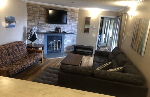 Ghent Apartment | Winterplace Condo E306