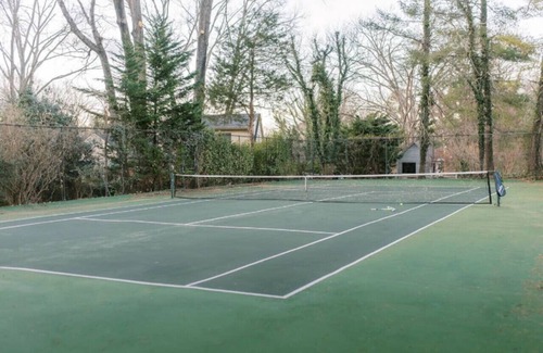 Lynchburg House | Winton Place | OPEN Private Pool +Tennis Court