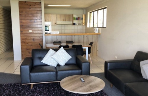 Caloundra Apartment | WIRRUNA UNIT 3 - Perfect Holiday Spot Across from Bulcock Beach with Stunning Views