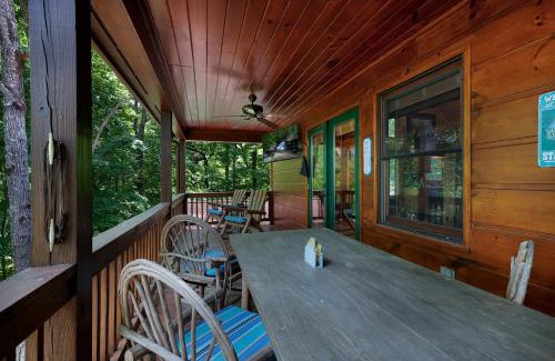 Morganton House | Wise Mountain Hideaway - Pet Friendly Cabin
