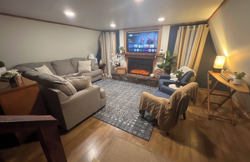 Summerfield Cabin | Wister Ridge Aframe Cabin - Sleeps 6 and just 3 minutes from the lake!