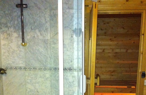 Bad Toelz House | with mountain view, sauna, whirlpool - wellness - detached house - paraglider