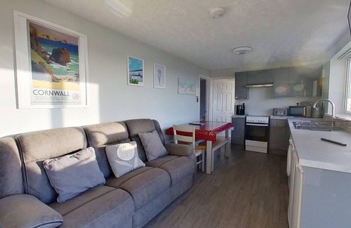 Hayle Cottage | With views towards St. Ives bay and spacious accommodation for up to six guests