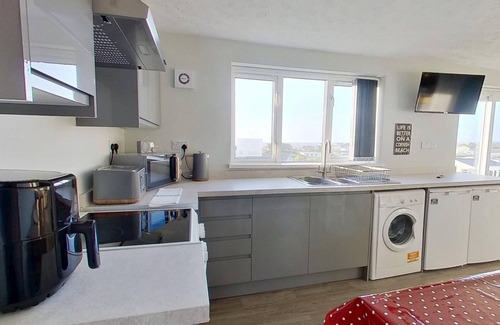 Hayle Cottage | With views towards St. Ives bay and spacious accommodation for up to six guests