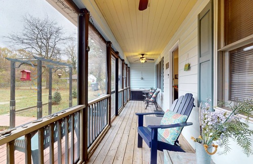 Lakeside House | Within walking distance to Lake Michigan, beach access, nice patio, W/D & WIFI