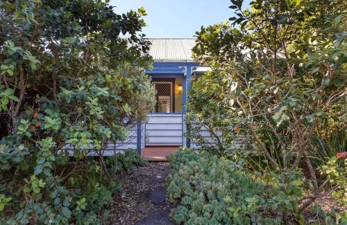 Tea Gardens House | Witts Oasis Two traditional Tea Gardens cottages