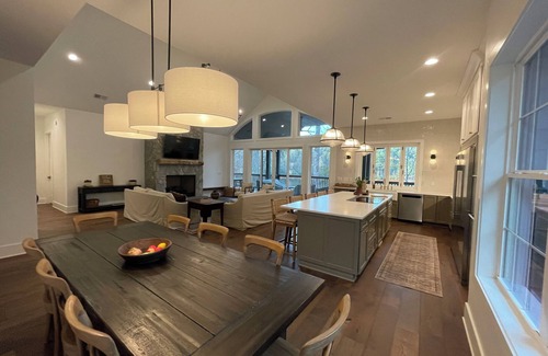 The Arbor House | WKD Escape-Inquire 20% off nightly rate- Fall Foliage season