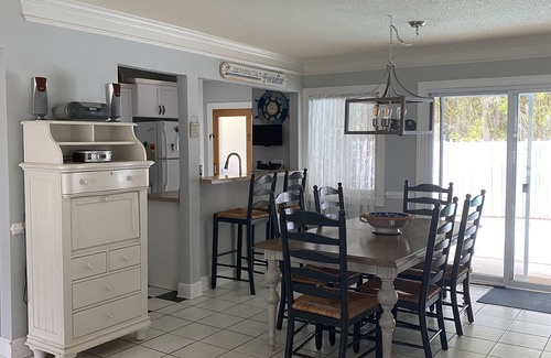 Lawton Woods House | Wlk t Beach/Prvt Ht Pool/Jaczzi/2 Kng Beds/4 bikes