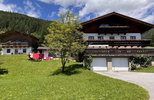 Schonbach Villa | Wonderful villa for 11 people with WIFI, TV, terrace and panoramic view