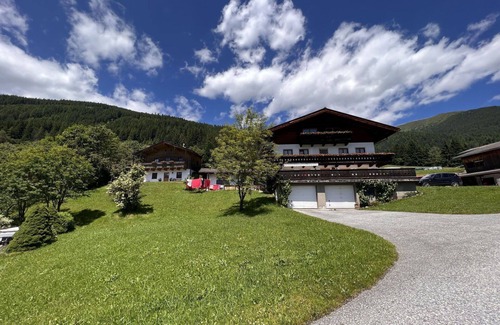 Schonbach Villa | Wonderful villa for 11 people with WIFI, TV, terrace and panoramic view