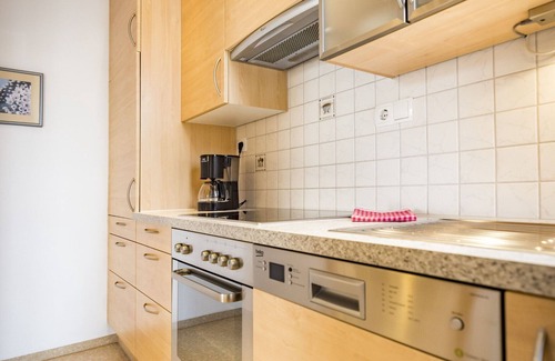 Bad Reichenhall Apartment | Wohnung LISTSEE: Zwei-Zimmer-Nichtraucher-Wohnung für 1- 3 Personen mit großem glasüberdachtem Balkon