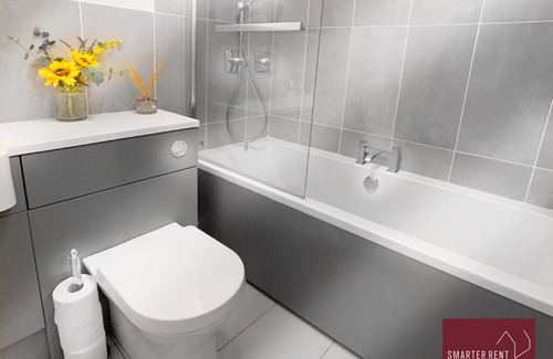 Wokingham Apartment | Wokingham, 2 Bedroom Flat - Private Entrance