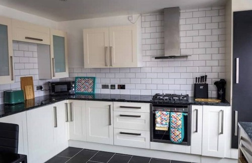 Tettenhall House | Wolverhampton, Detached house, Drive, 3 bedrooms