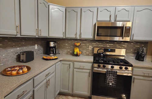 El Paso House | Wonder VIP House. Heated pool and Jacuzzi all year round