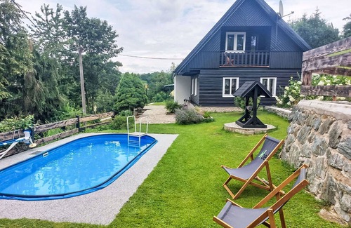 Kvasiny House | Wonderful private villa for 6 guests with private pool, WIFI, TV, patio, pets allowed and parking