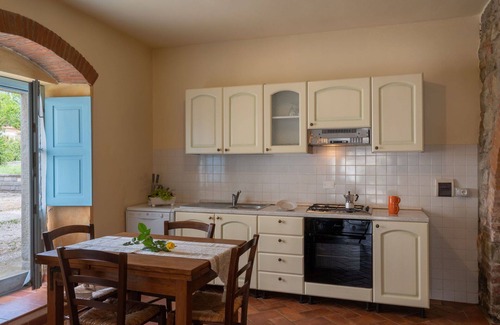 Castiglion Fiorentino House | Wonderful private villa for 7 guests with WIFI, private pool, TV, patio and pets allowed